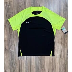 Nike Strike III Men's Dri-FIT Short-Sleeve Soccer Jersey